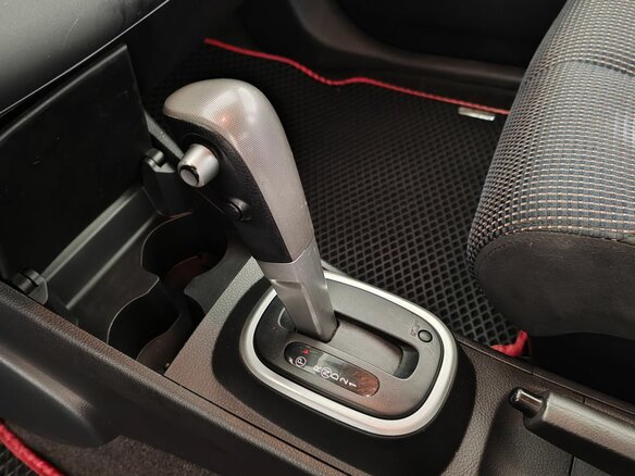 2011 Nissan Tiida I Рестайлинг, чёрный - вид 17