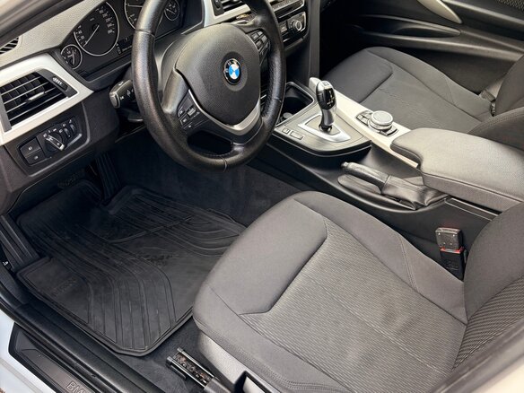 2016 BMW 3 серии 316d VI (F3x) Рестайлинг, белый, 1800000 рублей - вид 4