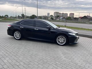 2020 Toyota Camry VIII (XV70), чёрный, 3000000 рублей, вид 5