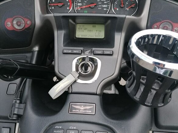 2008 Honda GL 1800 Gold Wing, серебристый, 1100000 рублей - вид 6