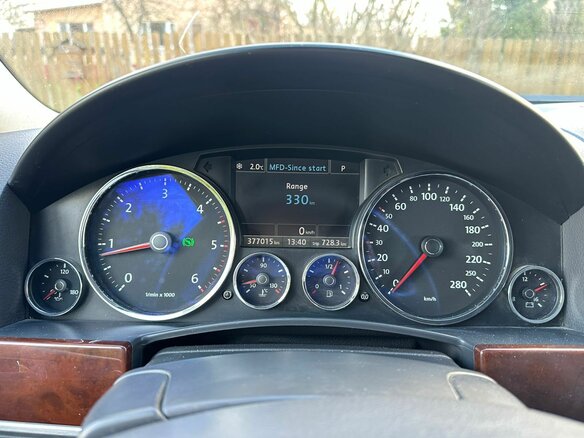 2009 Volkswagen Touareg I Рестайлинг, белый, 1130000 рублей - вид 2