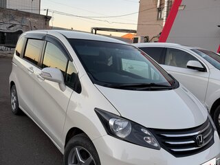 2011 Honda Freed I, белый, 1130000 рублей, вид 3