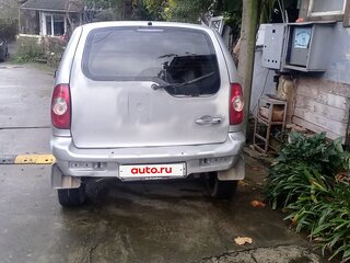 2004 Chevrolet Niva I, серебристый, 350000 рублей, вид 2