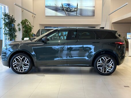 2025 Land Rover Range Rover Evoque P250 MHEV Long II Рестайлинг, зелёный, 6790000 рублей, вид 4