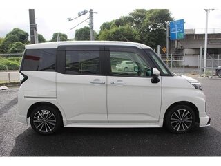2021 Toyota Roomy I Рестайлинг, белый, 900000 рублей, вид 4