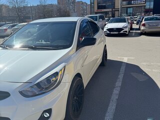 2012 Hyundai Solaris I, белый, 700000 рублей, вид 1