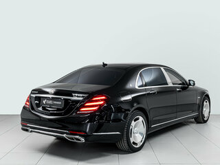 2017 Mercedes-Benz Maybach S-Класс 560 I (X222) Рестайлинг, чёрный, 5650000 рублей, вид 4
