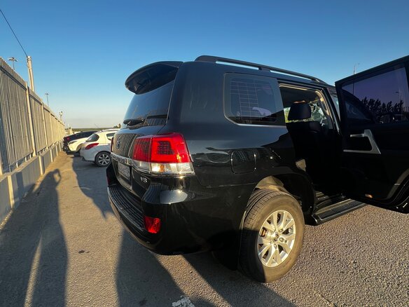 2016 Toyota Land Cruiser 200 Series Рестайлинг 2, чёрный, 6200000 рублей - вид 8
