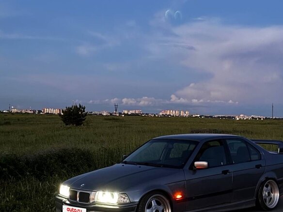 1997 BMW 3 серии 323i III (E36), серебристый - вид 1