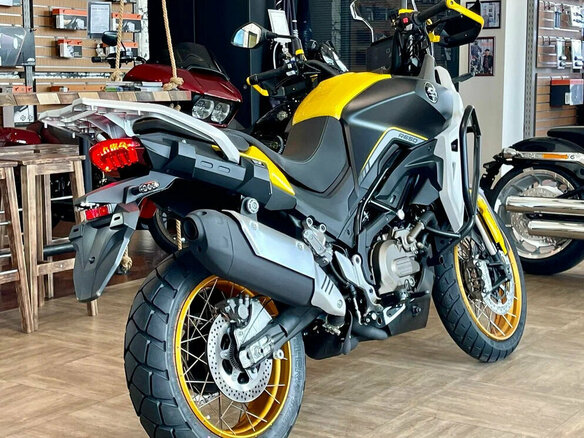 2025 QJMotor SVT 650 X, чёрный, 724000 рублей - вид 11