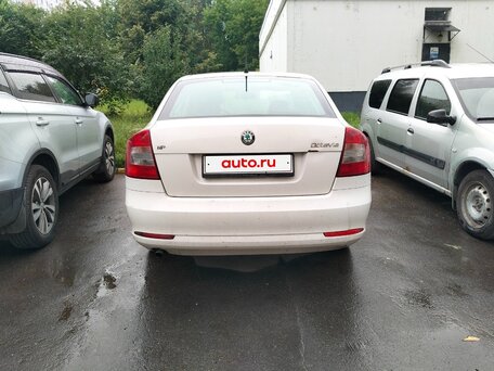 2011 Skoda Octavia II (A5) Рестайлинг, белый, 550000 рублей, вид 4