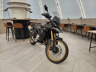 Voge 900DSX