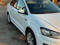 2019 Volkswagen Polo V Рестайлинг, белый - вид 2