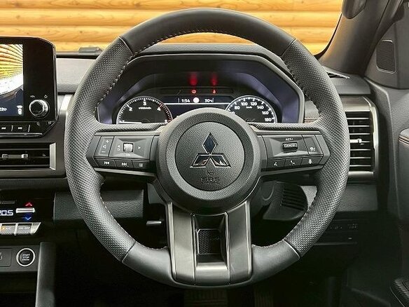 2025 Mitsubishi Triton VI, чёрный, 4690000 рублей - вид 12