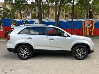 2016 Kia Sorento II Рестайлинг, серебристый, 1800000 рублей, вид 5