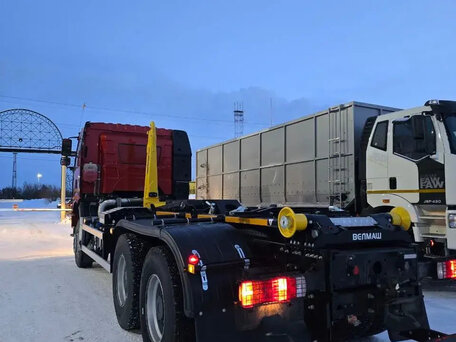 2023 FAW CA3250, красный, 13000000 рублей, вид 4