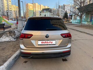 2021 Volkswagen Tiguan II Рестайлинг, коричневый, 2900000 рублей, вид 5