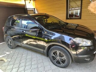 2010 Nissan Qashqai I Рестайлинг, чёрный, 1000000 рублей, вид 3