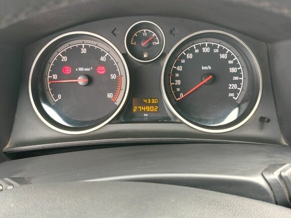 2009 Opel Astra H Рестайлинг, чёрный, 700000 рублей - вид 3