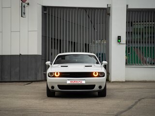 2019 Dodge Challenger III Рестайлинг 2, белый, 3400000 рублей, вид 2