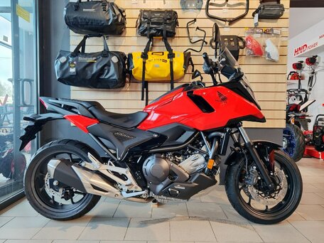 2025 Honda NC 750X, красный, 1499900 рублей, вид 1
