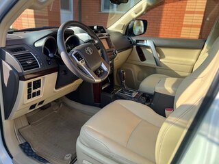 2016 Toyota Land Cruiser Prado 150 Series Рестайлинг 1, белый, 4500000 рублей, вид 3