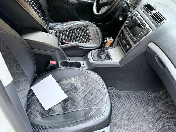2013 Skoda Octavia II (A5) Рестайлинг, белый, 500000 рублей - вид 4