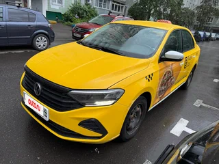 2021 Volkswagen Polo VI, жёлтый, 999000 рублей, вид 1
