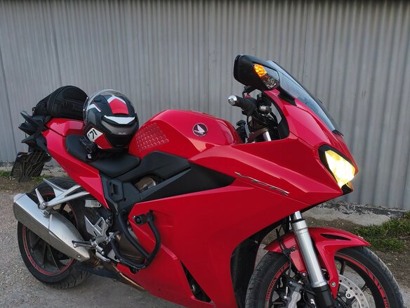 2019 Honda VFR 800, красный, 795000 рублей