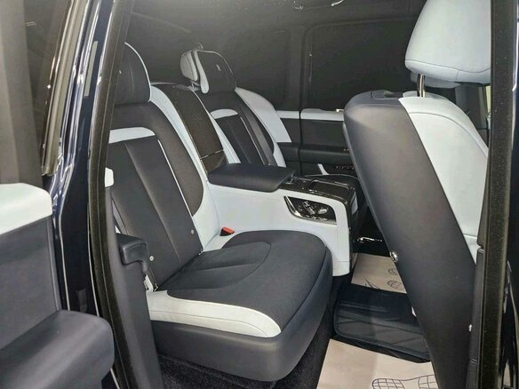 2023 Rolls-Royce Cullinan Black Badge I (Series I), синий, 47881000 рублей - вид 14