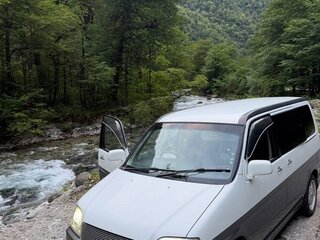 1999 Honda Stepwgn I Рестайлинг, белый, 650000 рублей, вид 1