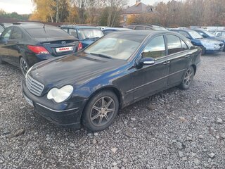 2004 Mercedes-Benz C-Класс 240 II (W203), чёрный, 365000 рублей, вид 3