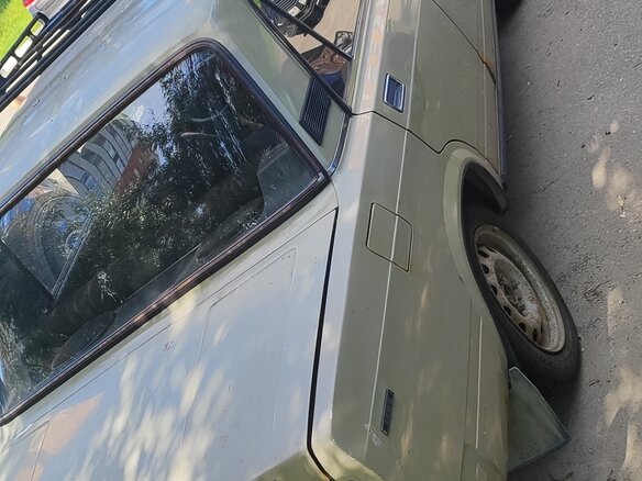 2003 Lada (ВАЗ) 2105, бежевый, 110000 рублей - вид 3