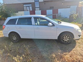 2012 Opel Astra H Рестайлинг, белый, 685000 рублей, вид 4