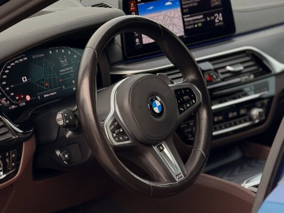2020 BMW 5 серии 530d xDrive VII (G30/G31/G38) Рестайлинг, синий, 5000000 рублей - вид 28