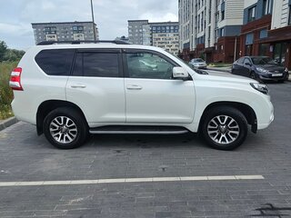 2014 Toyota Land Cruiser Prado 150 Series Рестайлинг 1, белый, 2800000 рублей, вид 3