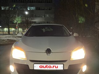2012 Renault Megane III Рестайлинг, белый, 530000 рублей, вид 3