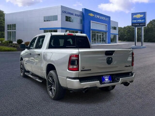 2023 Ram 1500 Crew Cab eTorque V, серебристый, 5754930 рублей, вид 3