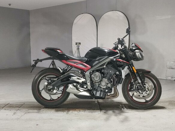 2021 Triumph Street Triple, чёрный, 825000 рублей - вид 1