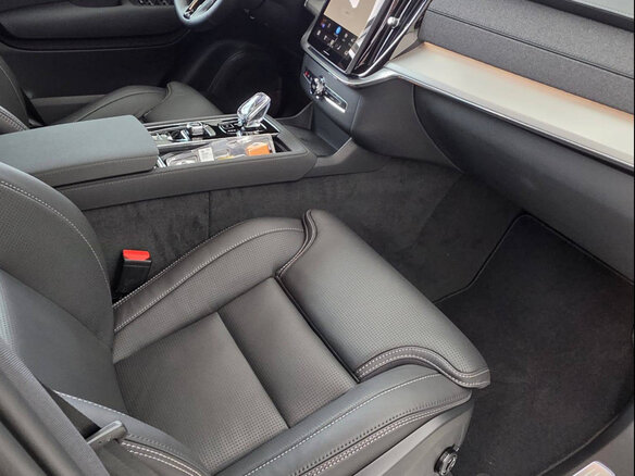 2026 Volvo XC90 B6 II Рестайлинг 2, чёрный, 9490000 рублей - вид 11