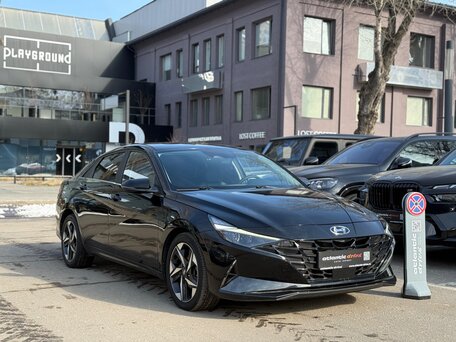 2023 Hyundai Avante VII, чёрный, 2240000 рублей, вид 3