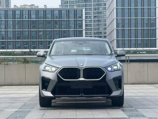 2025 BMW X2 sDrive18i II (U10), серый, 4500000 рублей, вид 2