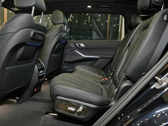 2021 BMW X7 40i I (G07), чёрный - вид 22