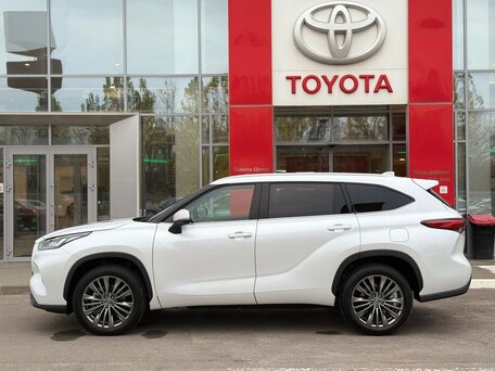2025 Toyota Highlander IV (XU70), белый, 5550000 рублей, вид 2