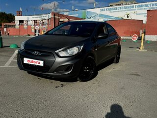 2014 Hyundai Solaris I Рестайлинг, серый, 650000 рублей, вид 1
