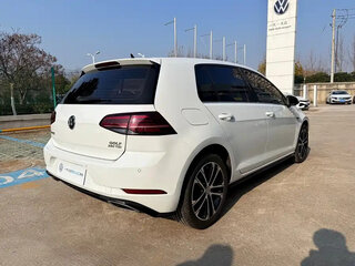 2020 Volkswagen Golf VII Рестайлинг, белый, 1369100 рублей, вид 5