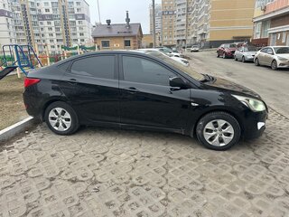 2015 Hyundai Solaris I Рестайлинг, чёрный, 760000 рублей, вид 2