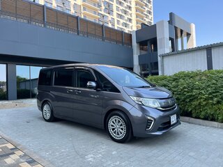 2018 Honda Stepwgn V Рестайлинг, серый, 2050000 рублей, вид 1