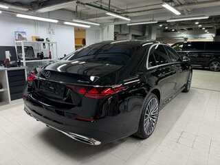 2026 Mercedes-Benz S-Класс 580 Long 4MATIC VII (W223) Рестайлинг, чёрный, 33100000 рублей, вид 4
