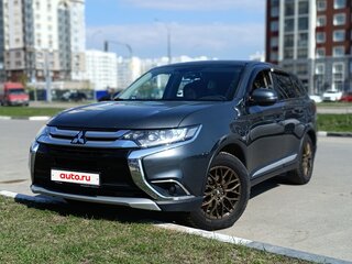 2018 Mitsubishi Outlander III Рестайлинг 2, серый, 1530000 рублей, вид 1